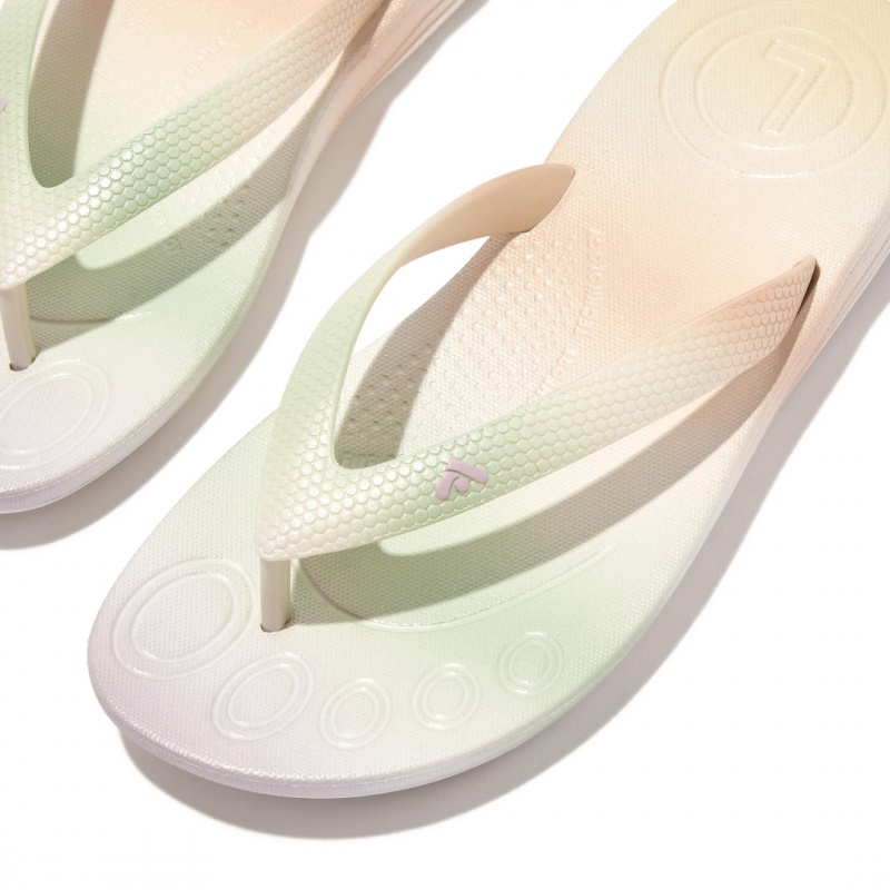 White Fitflop Iqushion Rubber Kids' Flip Flops | UAE-8631-KXGQW